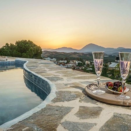 Villa Simantiri Pombia Luaran gambar